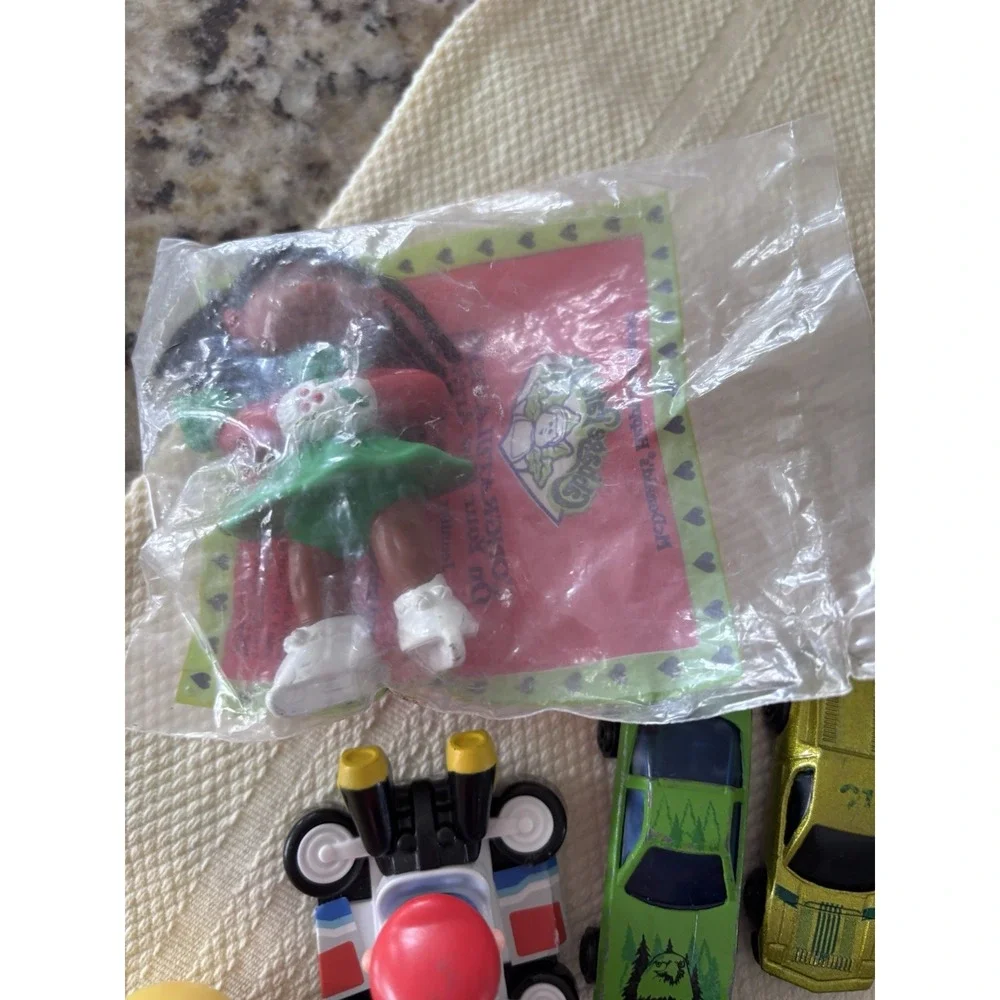 vintage toy collectors here‎ is a lot that has a little bit of everything 3475